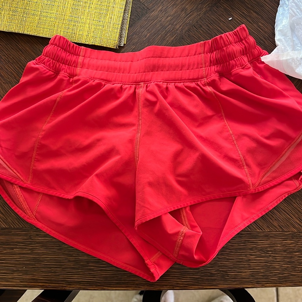 lululemon hotty hot athletic shorts